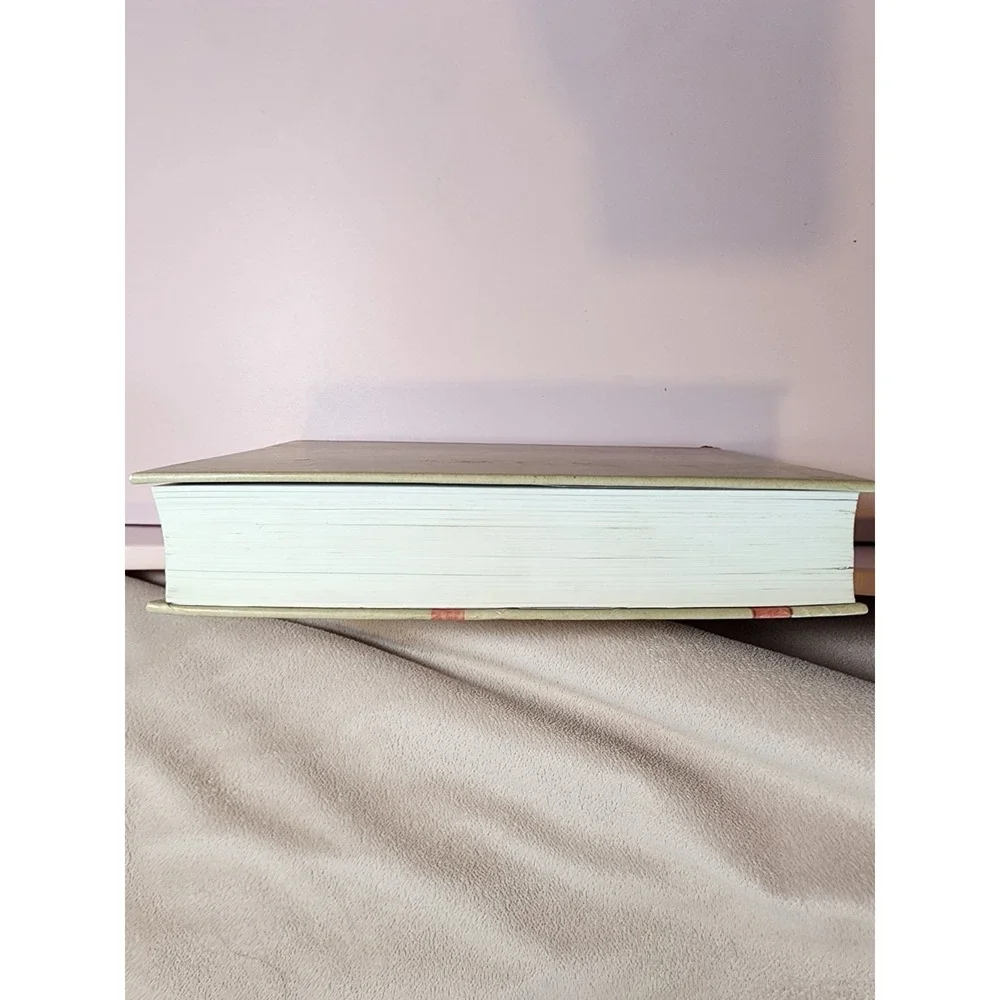 NKJV Beautiful Word Bible Large Print Like New Hardcover Red Letter Edition Good
